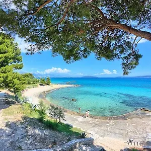 https://apartment-murtila.hotels-in-trogir.com