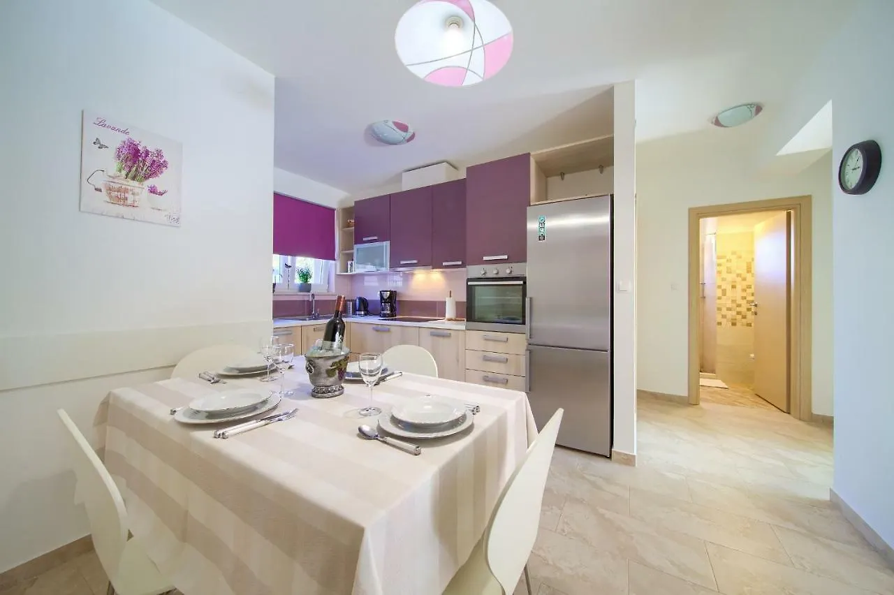 Apartament Stela Pinezići