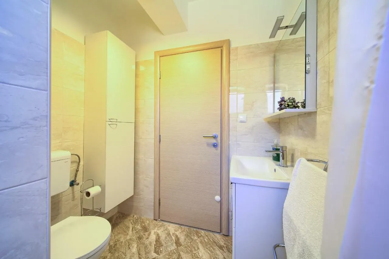 Stela Lejlighed Pinezići 0*,  Kroatien